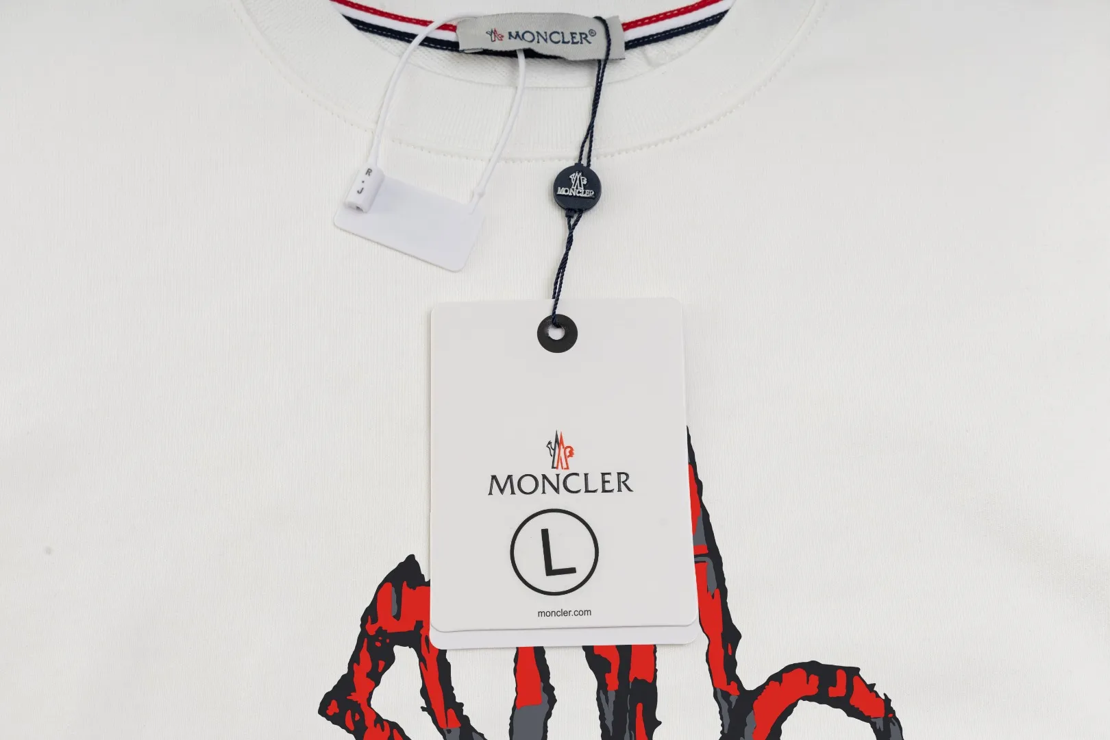【 Quality】【 MONCLER】【In Stock 】 2024 New Arrival Premium 3D LOGO ， ， Premium ⚠️ ： 460 ， 21S 10S 26/2 1*1 ！ ， ， ， ， ， ！ Same Style ✔️ Same Style： ❗ ✔️【 Same Style， In Stock！】 ➡️Size：S M L XL XXL ➡️ ：Black White ⚠️Size Size